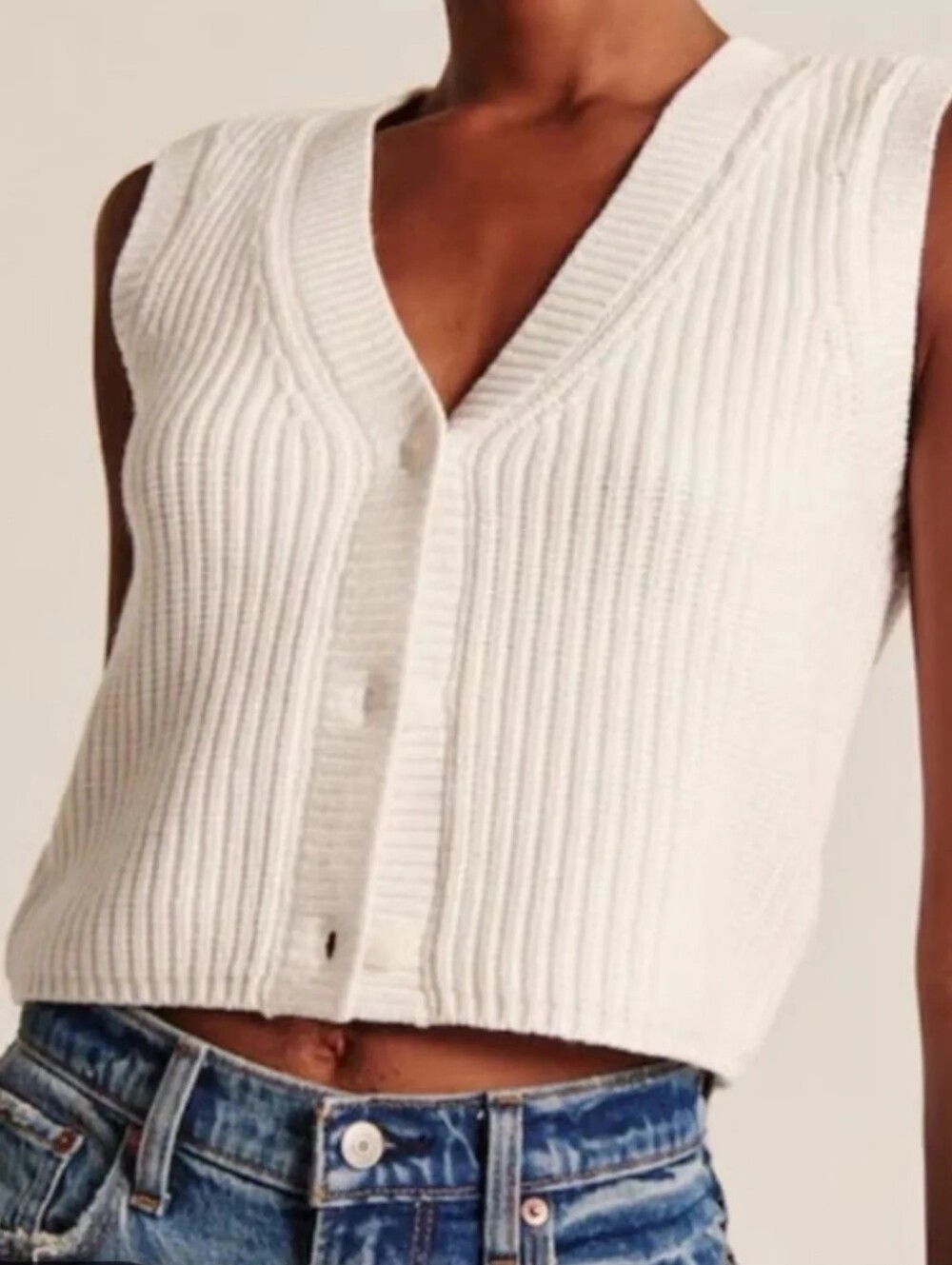 Abercrombie & Fitch Cropped White Knit Button-Front Sweater Vest XS
